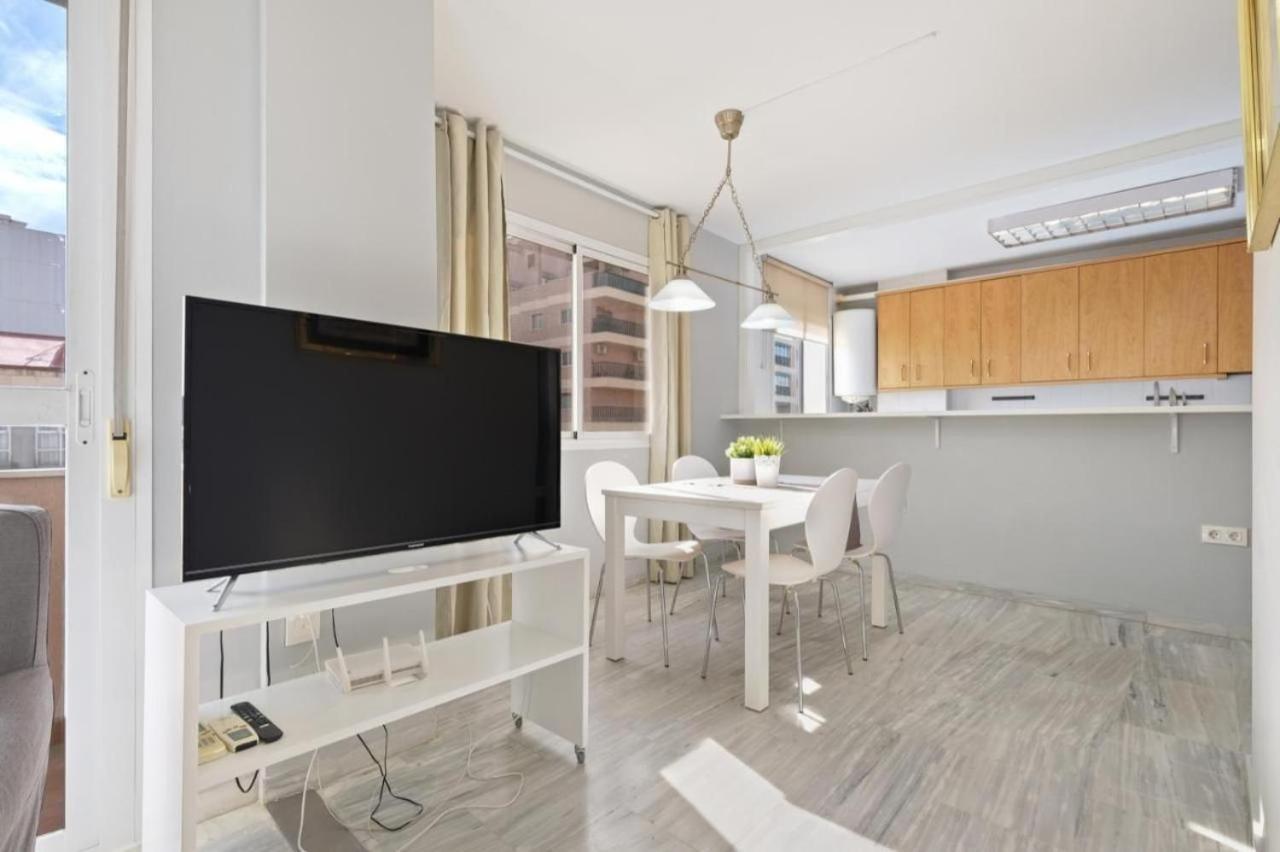 Apartamento En Calle Cuarteles De Dos Habitaciones Малага Экстерьер фото