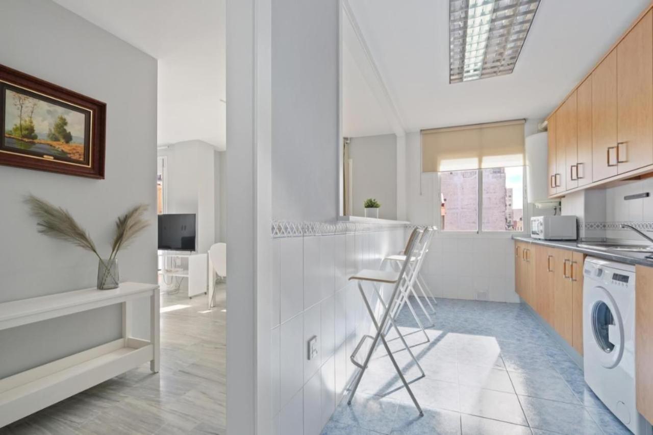 Apartamento En Calle Cuarteles De Dos Habitaciones Малага Экстерьер фото