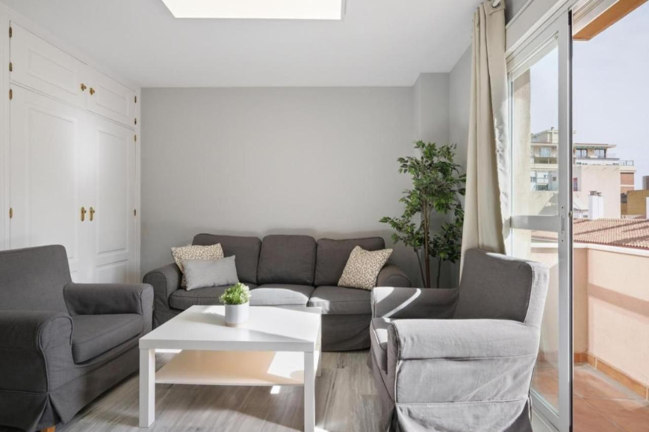 Apartamento En Calle Cuarteles De Dos Habitaciones Малага Экстерьер фото